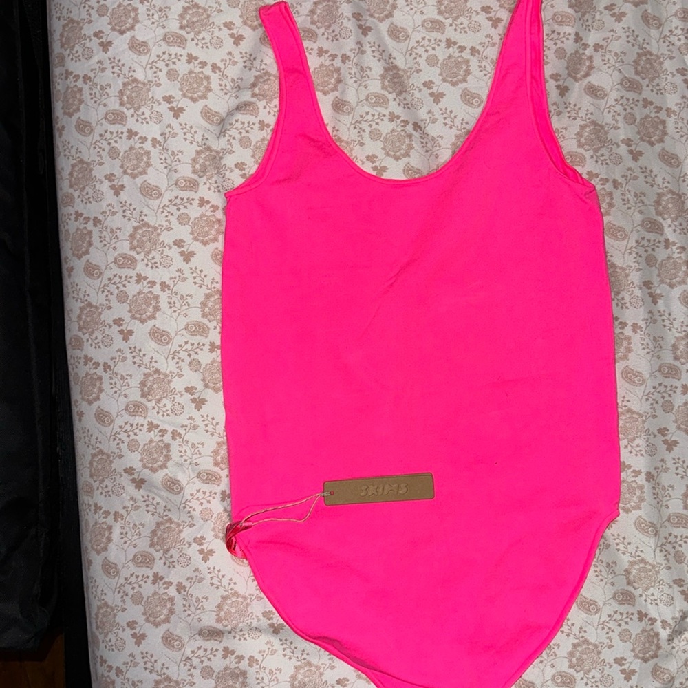 SKIMS NWT